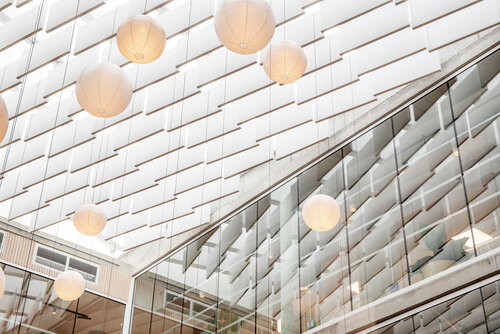 plafond dans un open space